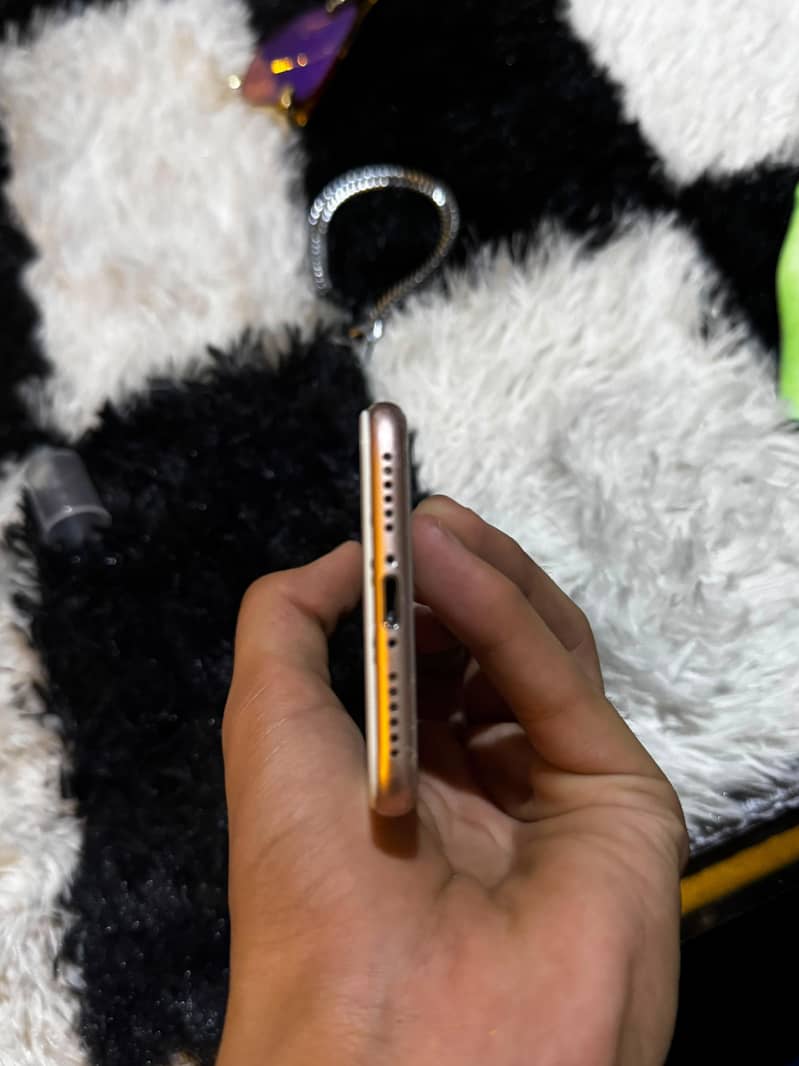 Apple iPhone 8 3