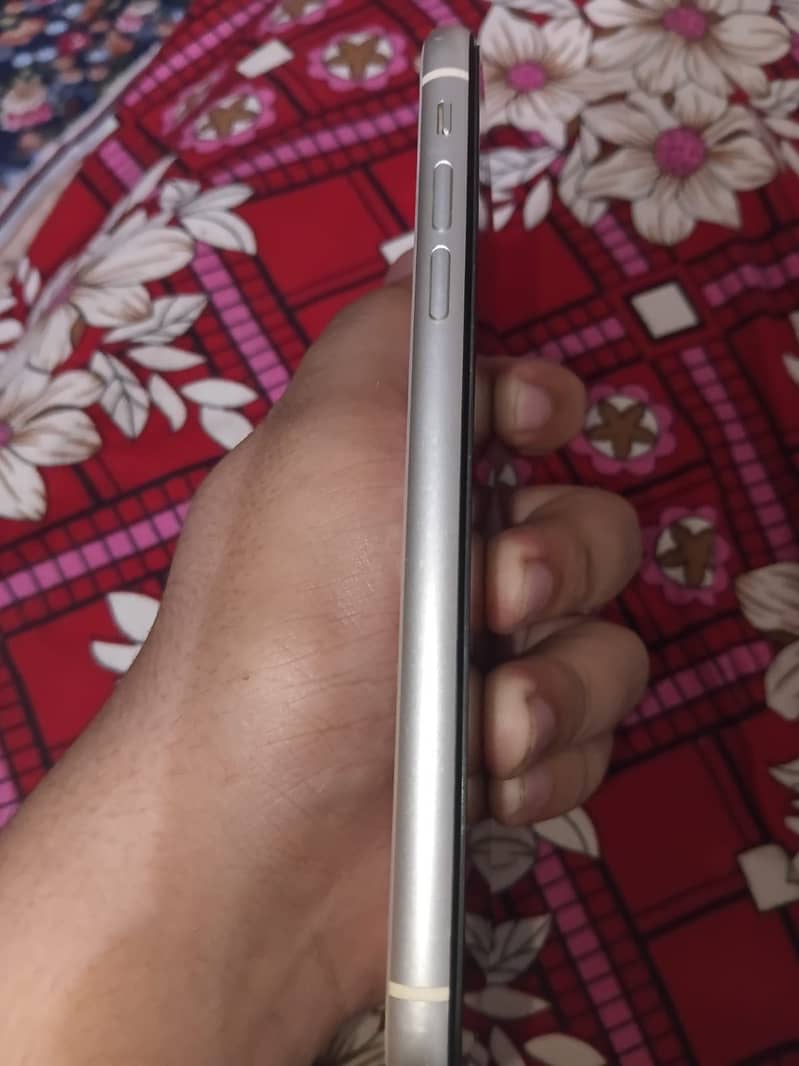 Apple iPhone 11 3