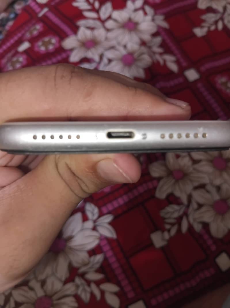 Apple iPhone 11 6