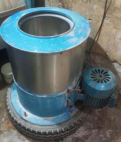 Laundry spinner / hydero