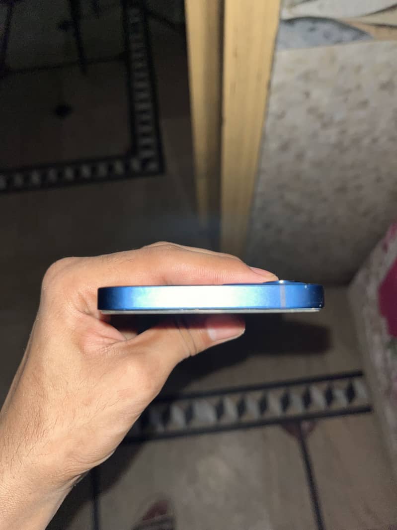 Apple iPhone 12 0
