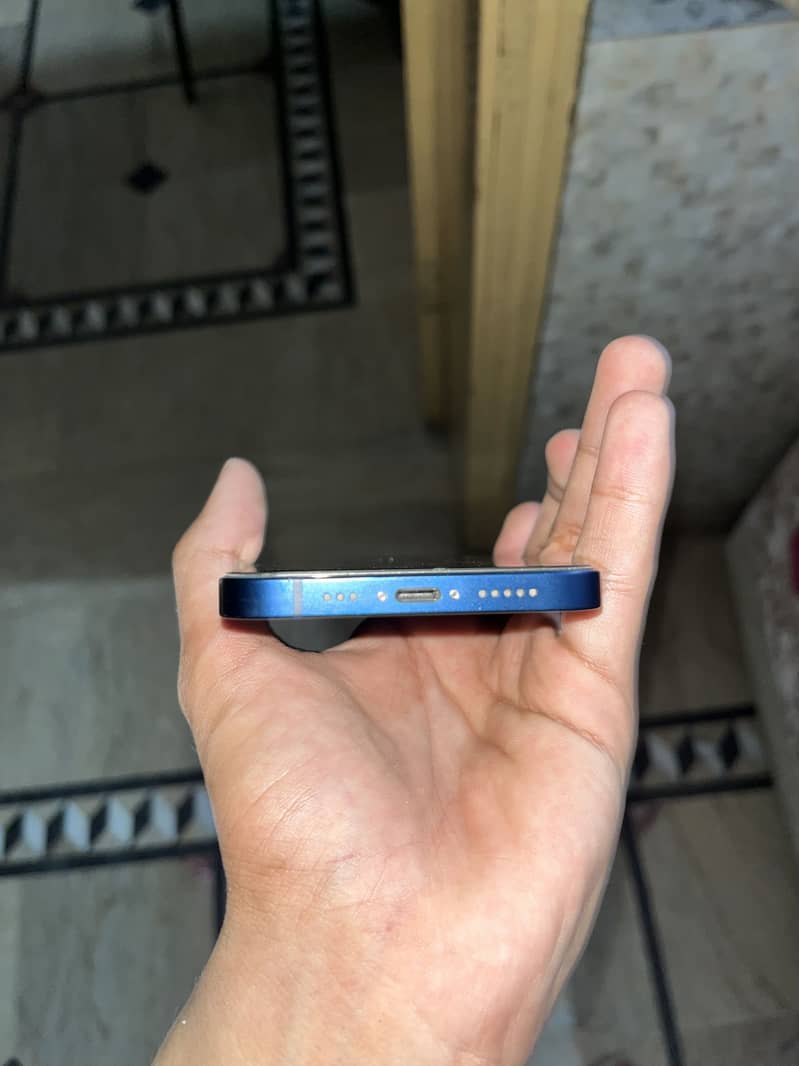 Apple iPhone 12 2