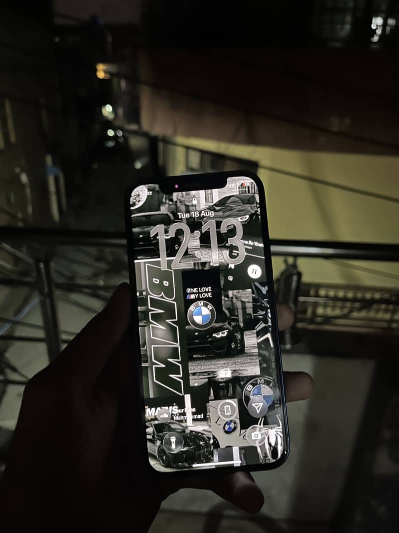 Apple iPhone 12 4