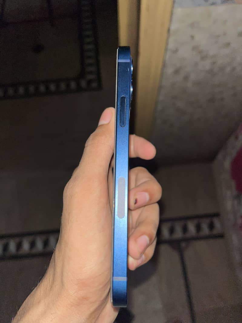 Apple iPhone 12 5