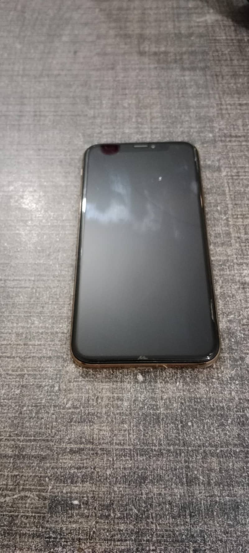 Apple iPhone XS 1