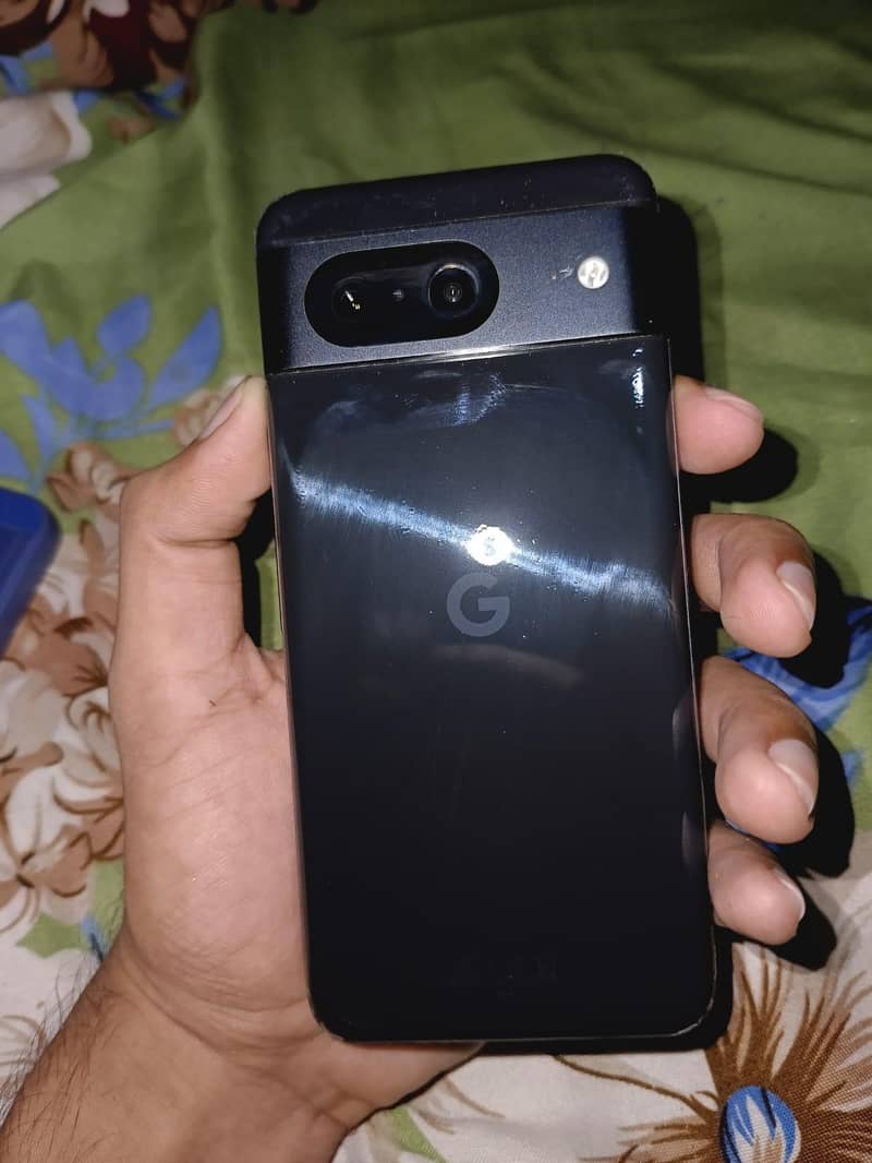Google Pixel 8 4