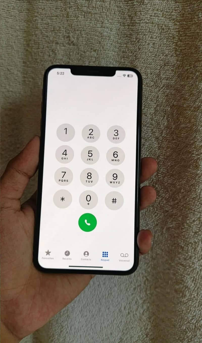 Apple iPhone XS Max 3