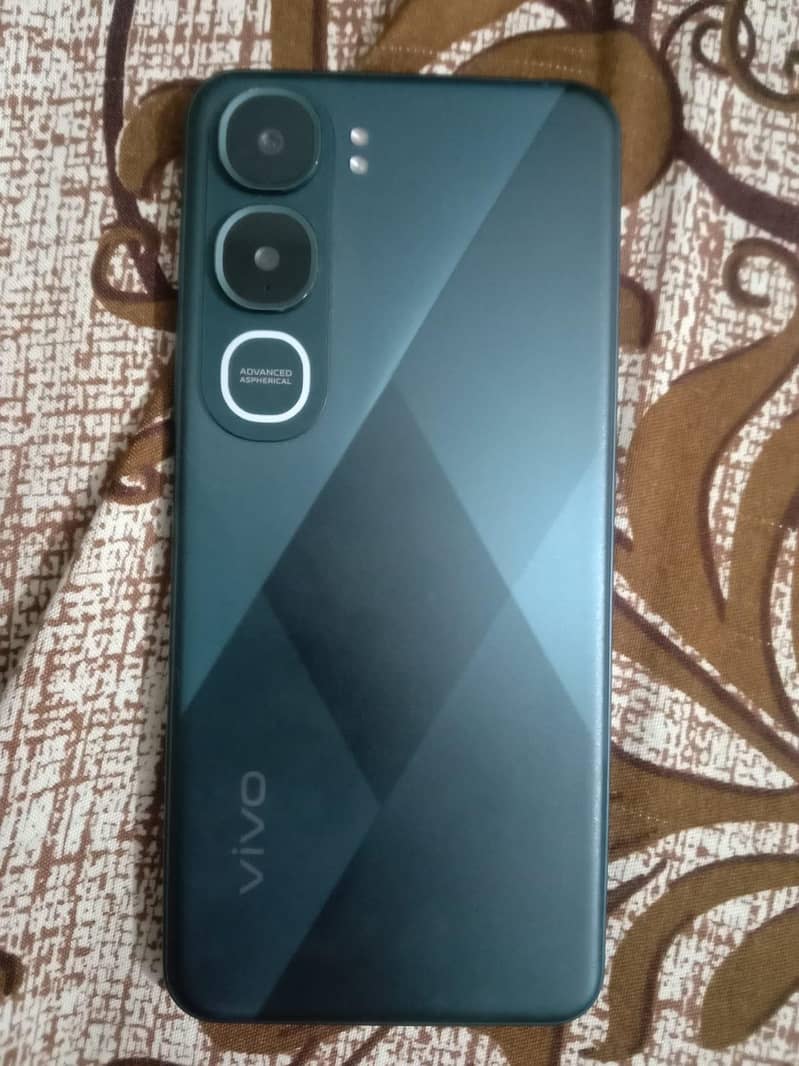 Vivo Y21 4