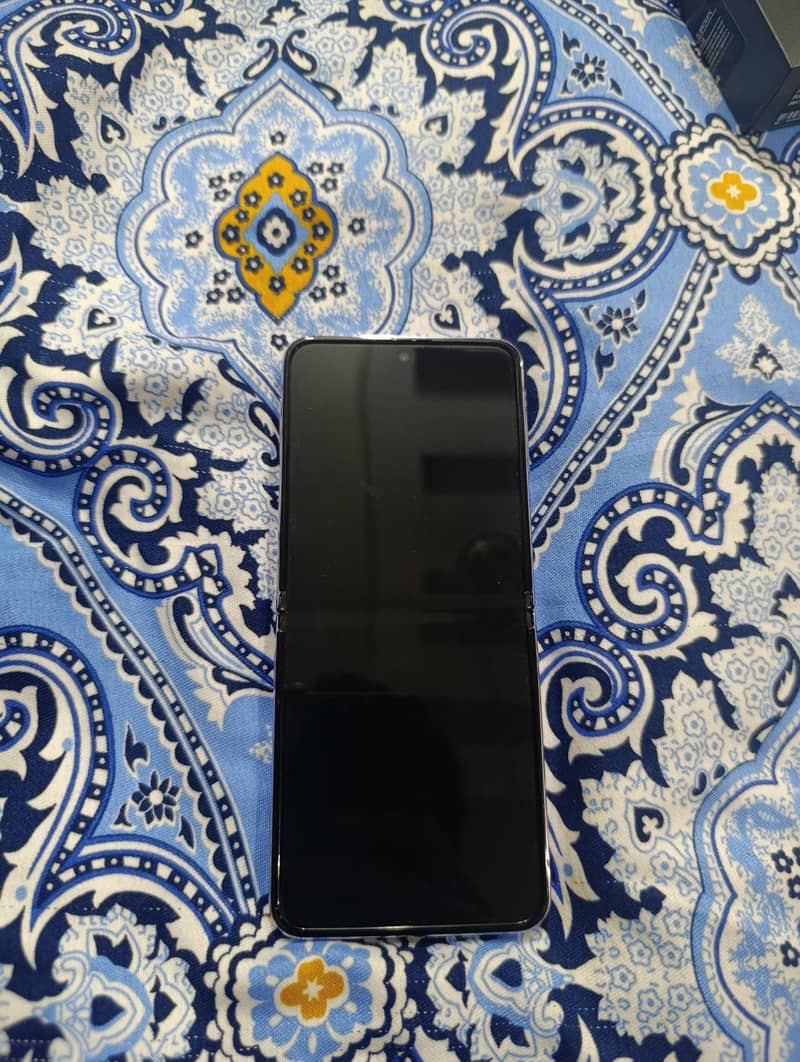 Samsung Mobile Z Flip 4 2