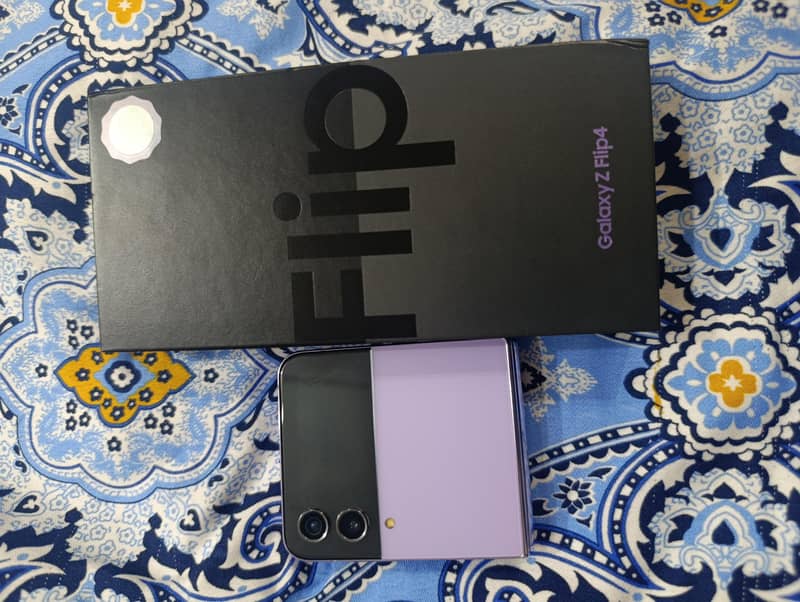Samsung Mobile Z Flip 4 3
