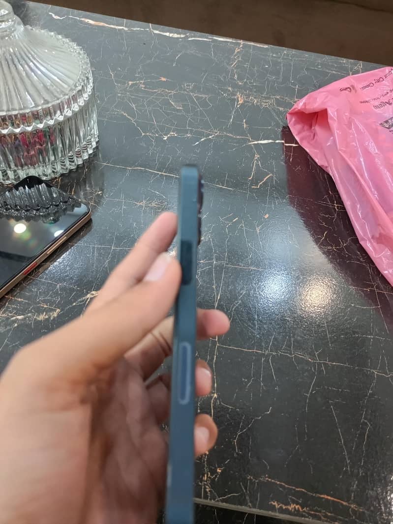 Apple iPhone 13 3