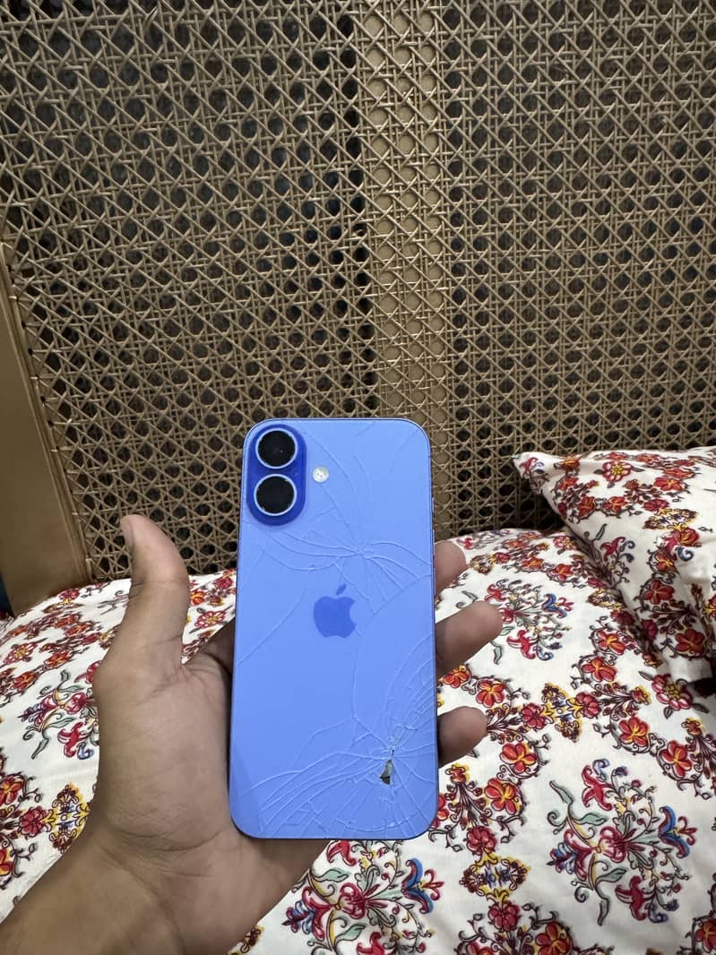 Apple iPhone 16 1