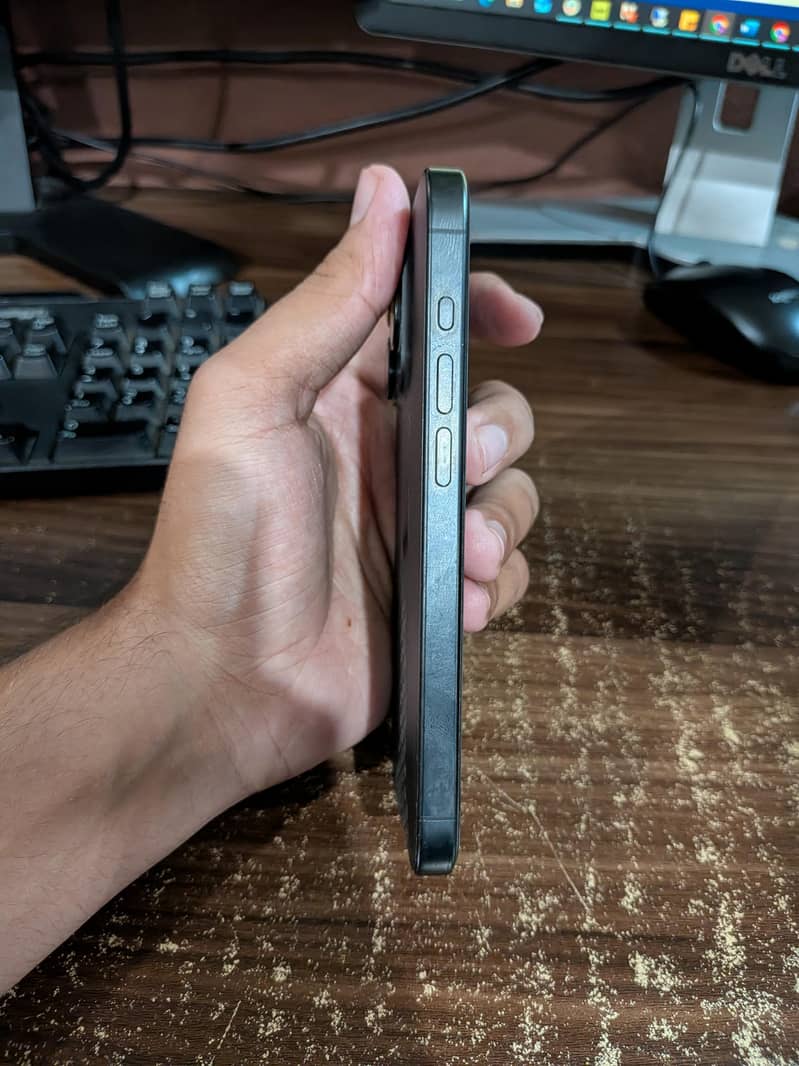 Apple iPhone 15 Pro 2