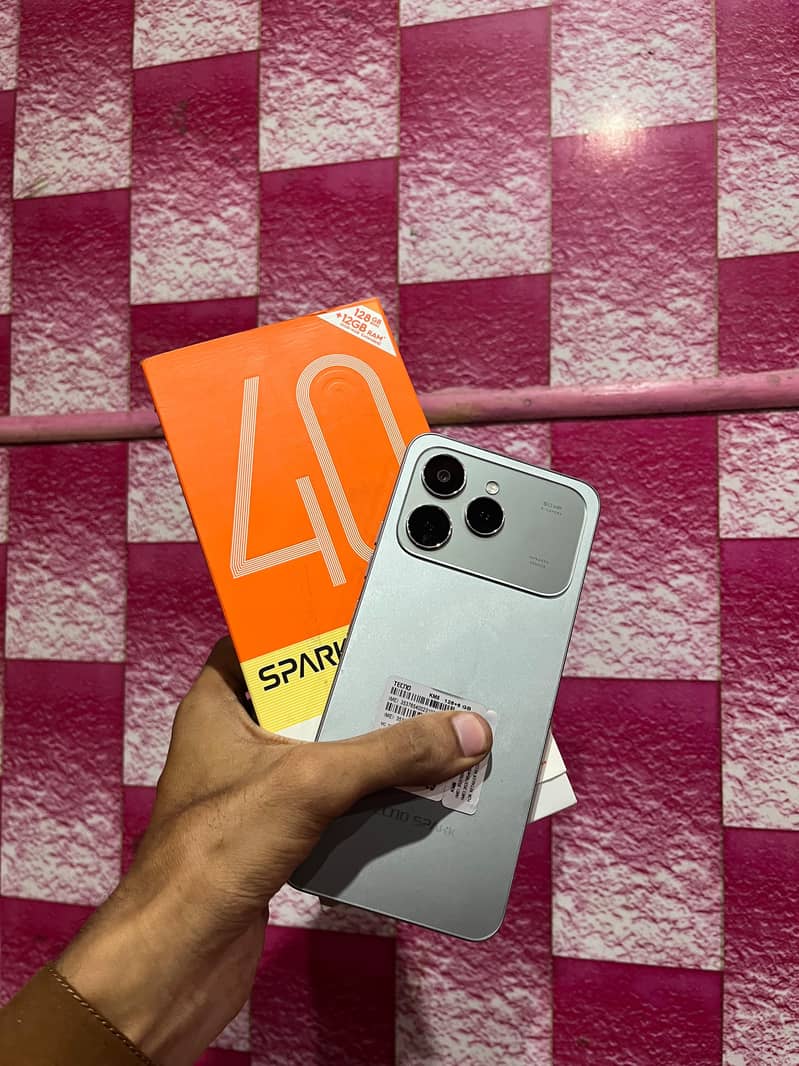 Tecno Spark 40 0