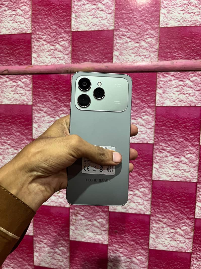 Tecno Spark 40 1