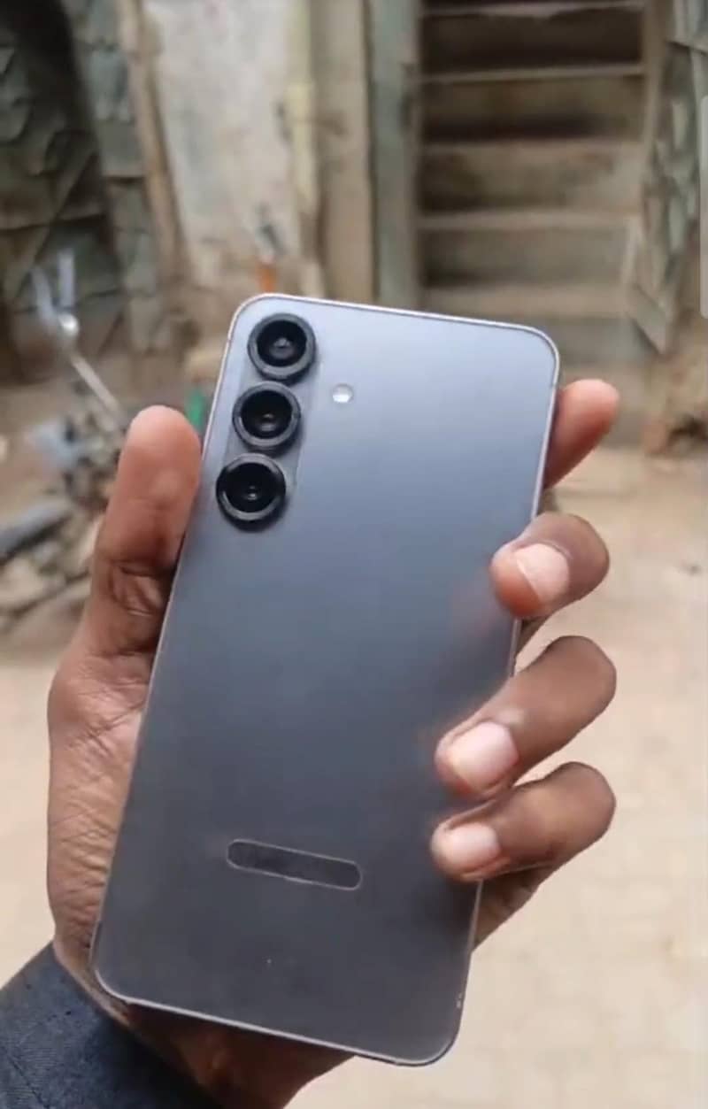 Samsung Mobile S25 2