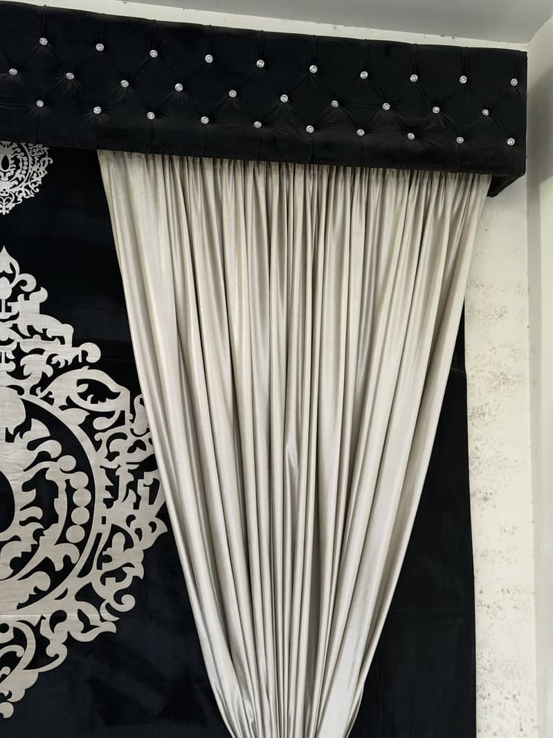 Curtain 2