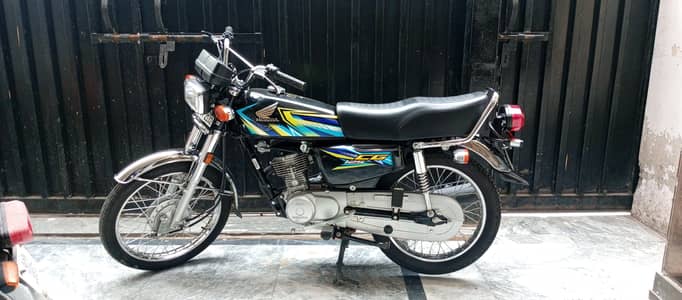 Honda 125 Black