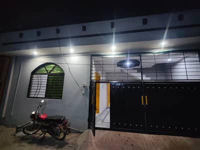 4 Marla corner single Storey house gas available Pani boring available
