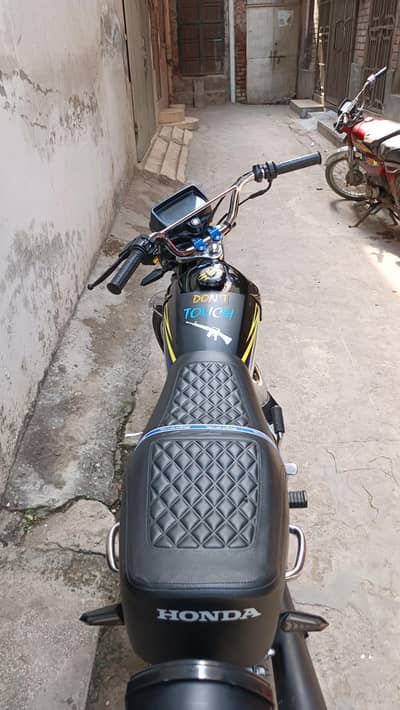 Honda 125 black seriously buyer contact me