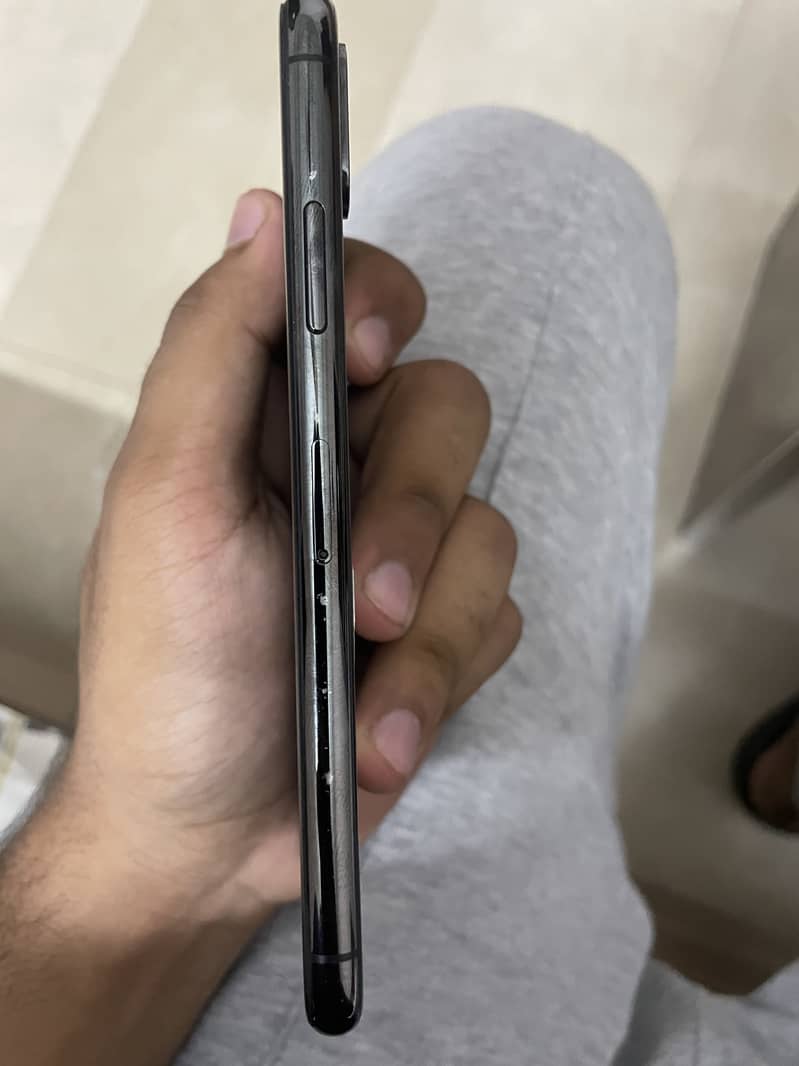 Apple iPhone X 3