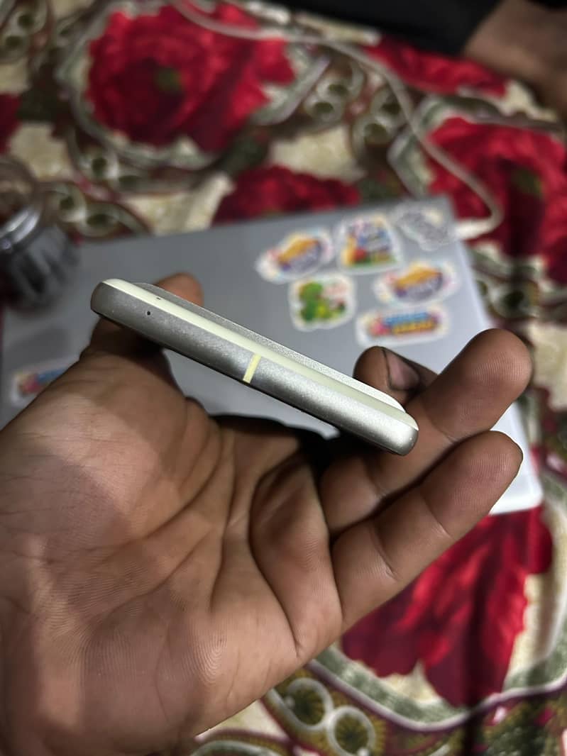 Google Pixel 7 3