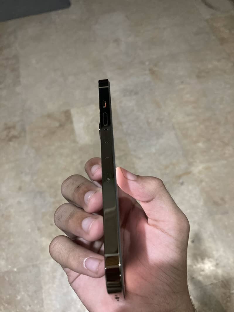 Apple iPhone 13 Pro 3