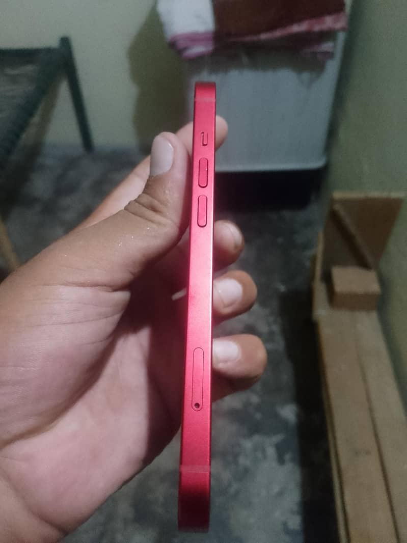 Apple iPhone 13 1