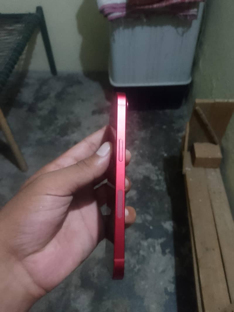 Apple iPhone 13 4