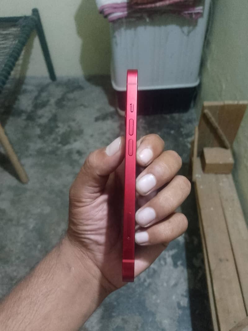 Apple iPhone 13 7