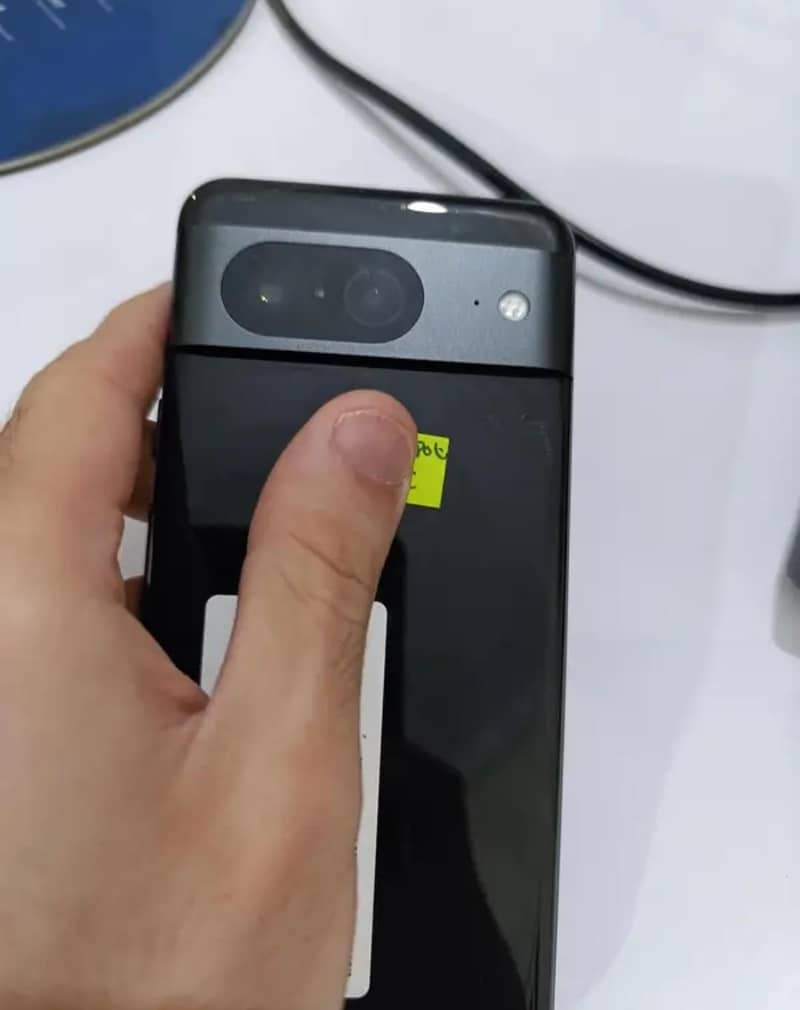 Google Pixel 8 4
