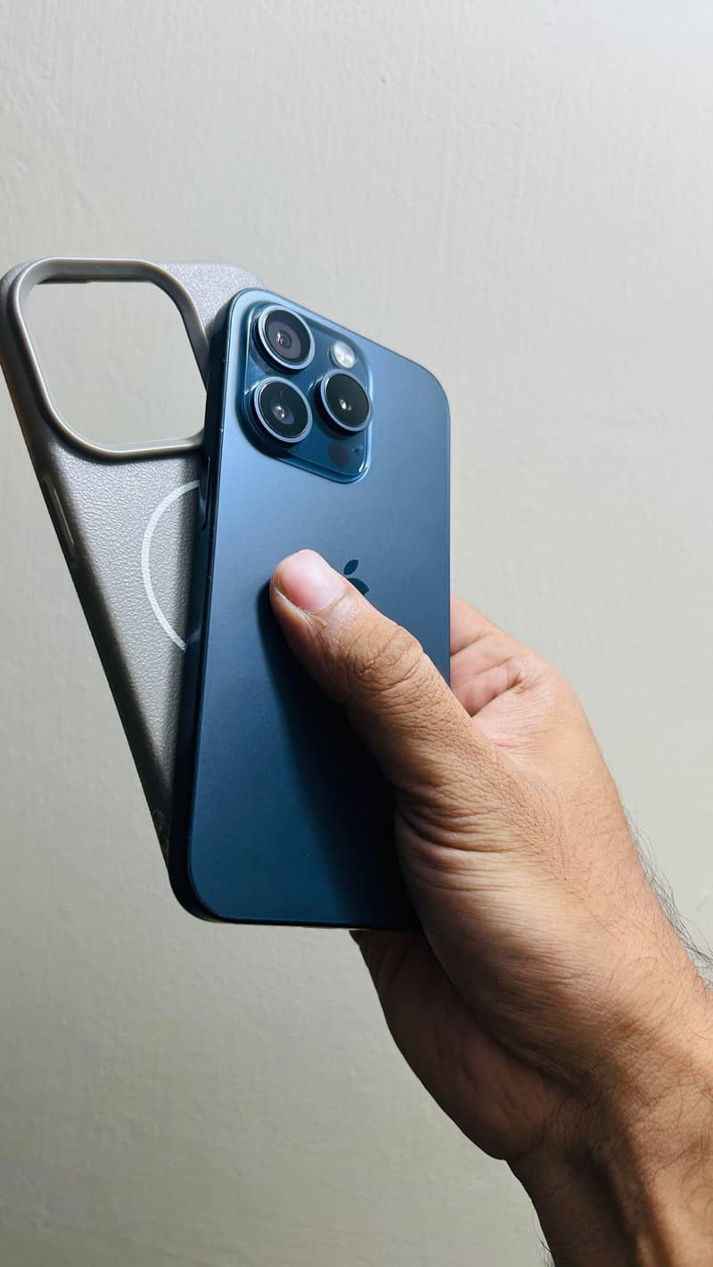 Apple iPhone 15 Pro 0