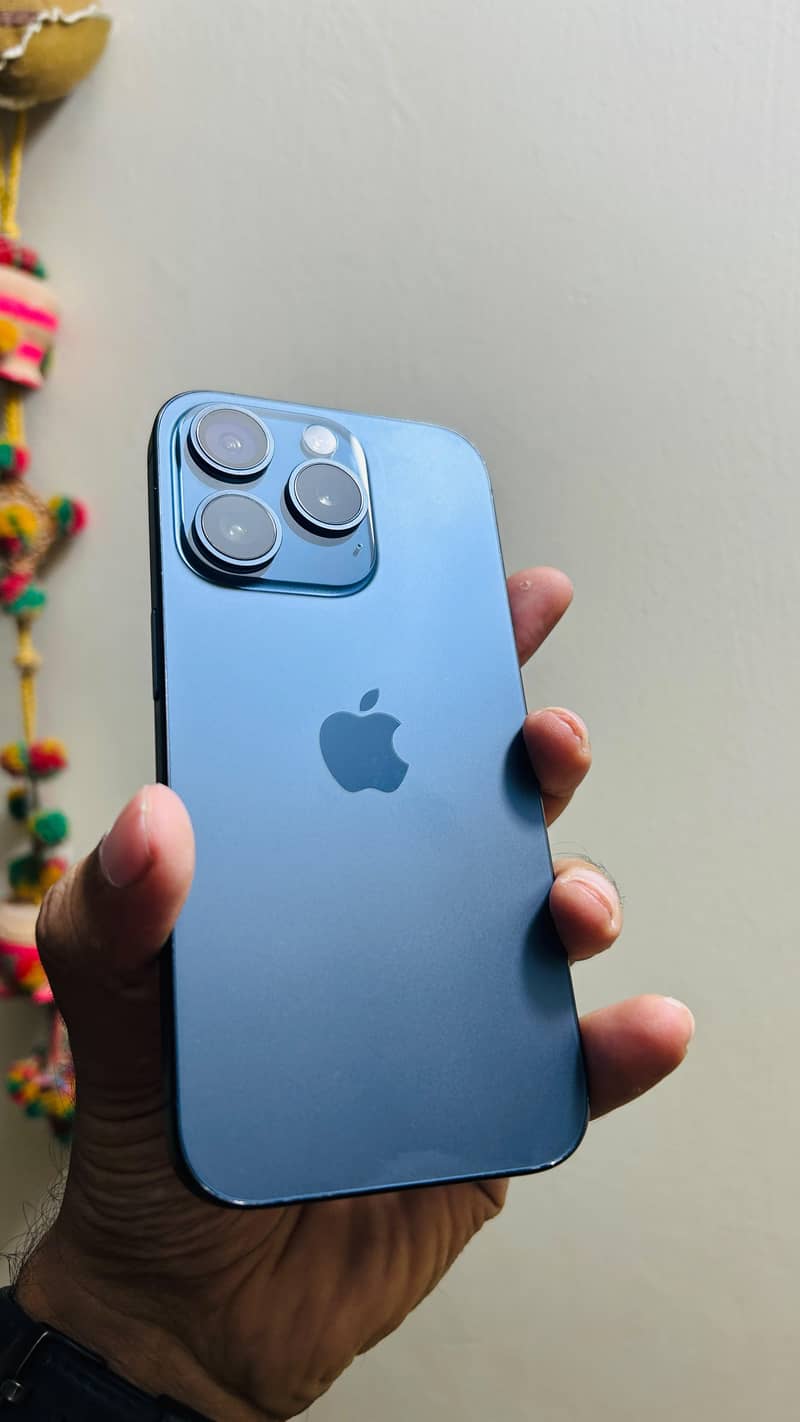 Apple iPhone 15 Pro 3