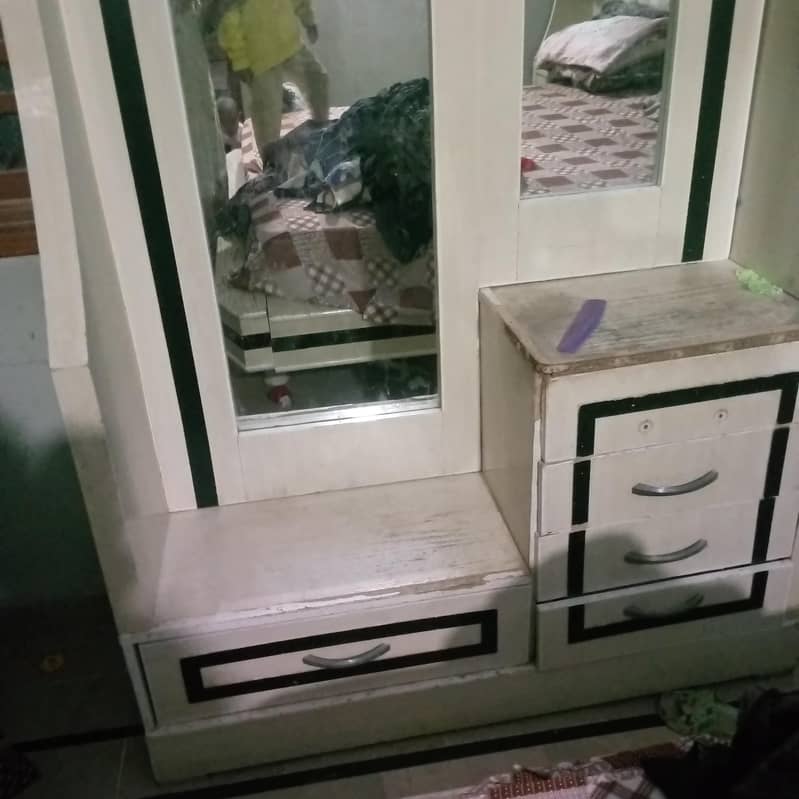 bed dressing side table divider 4