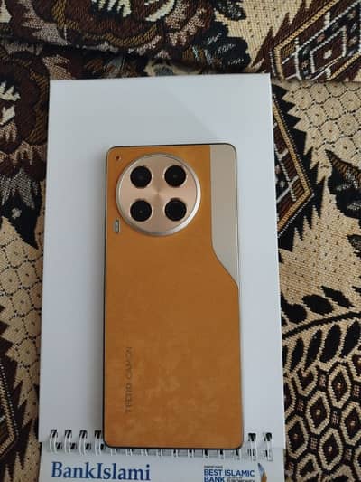 Tecno Camon 30