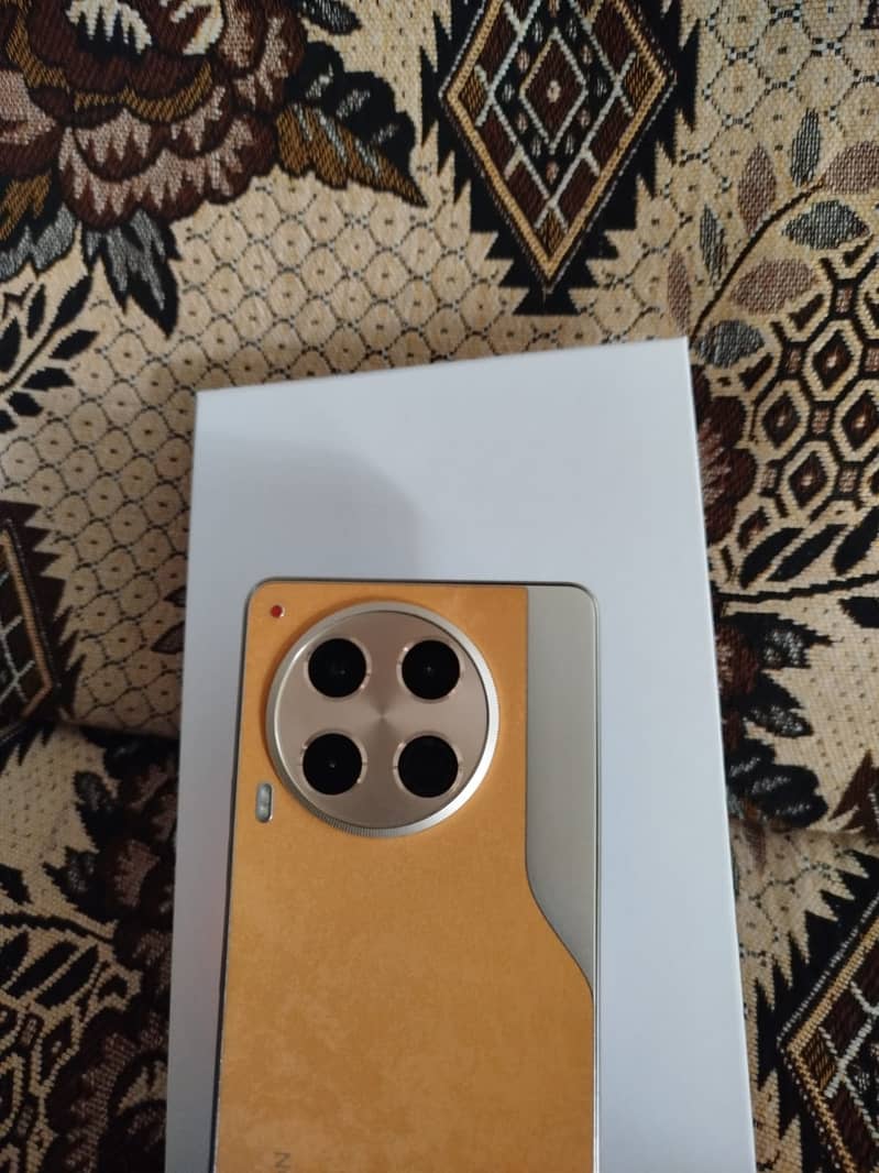 Tecno Camon 30 1