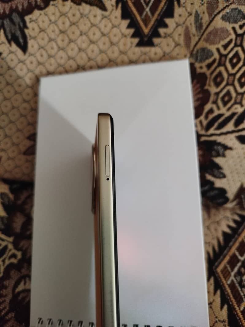 Tecno Camon 30 2