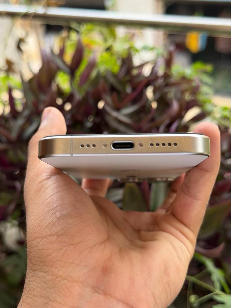 Apple iPhone 15 Pro 3