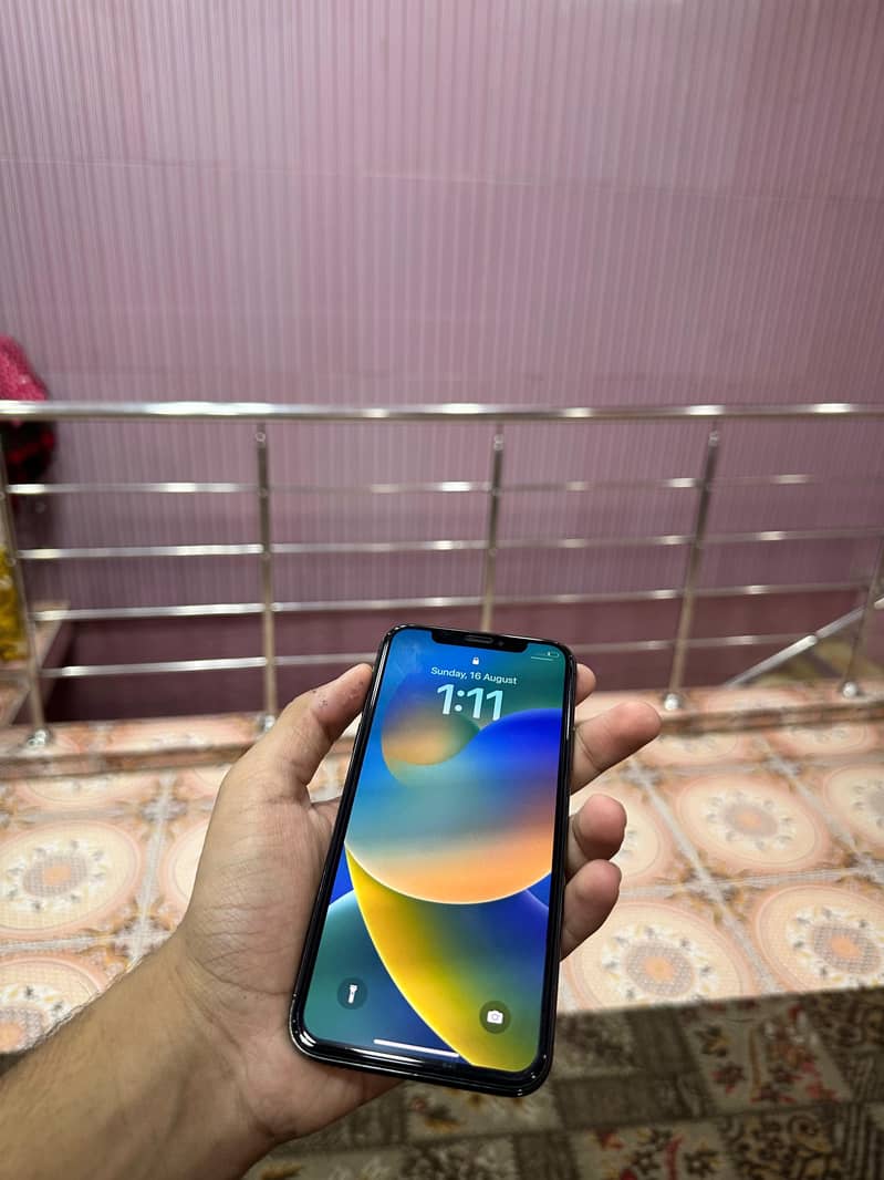 Apple iPhone X 3