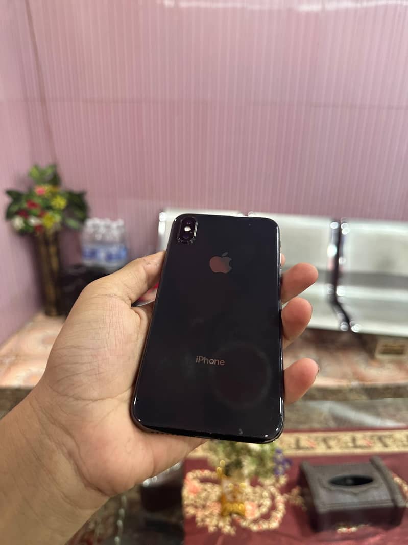 Apple iPhone X 4