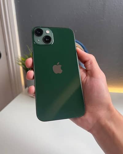 Apple iPhone 13