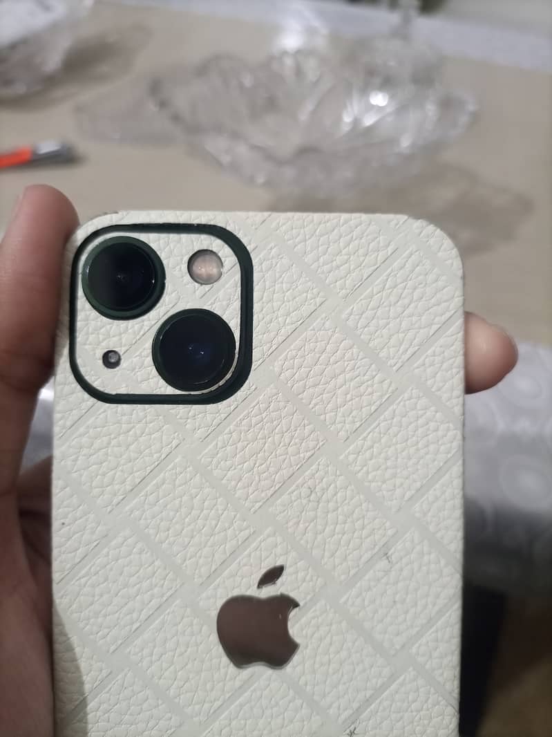 Apple iPhone 13 2