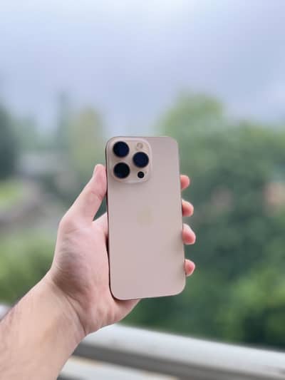 Apple iPhone 16 Pro jv