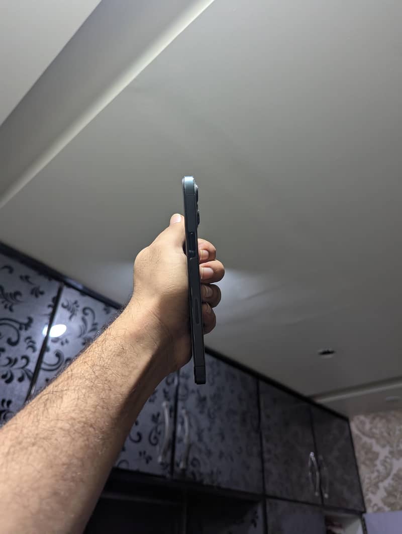 Apple iPhone XS Max 3