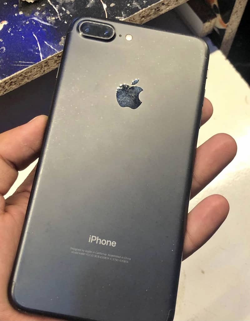 Apple iPhone 7 Plus 1