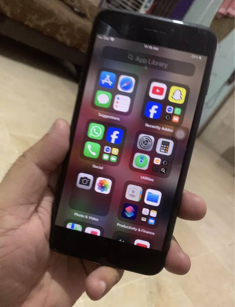 Apple iPhone 7 Plus 2
