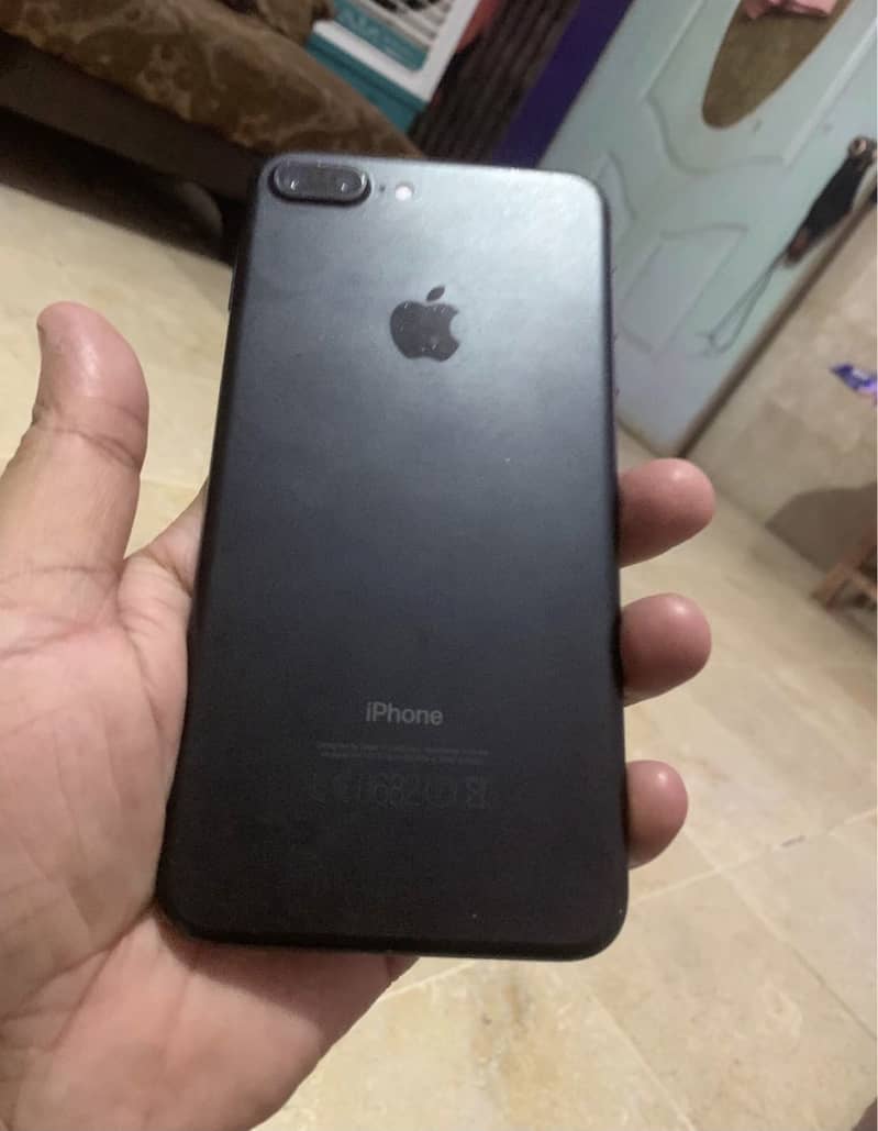 Apple iPhone 7 Plus 3