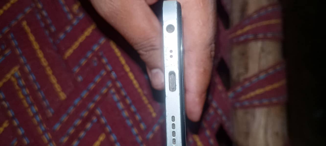 Realme C35 3