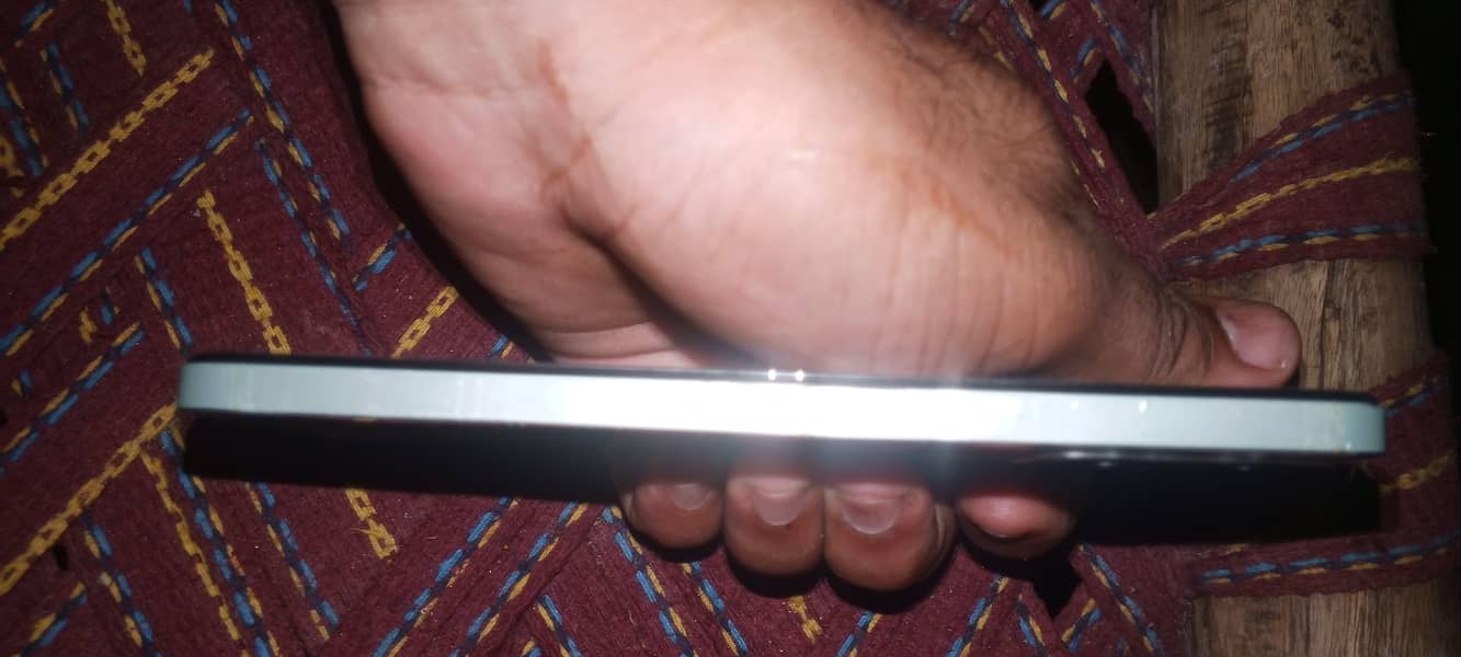 Realme C35 4
