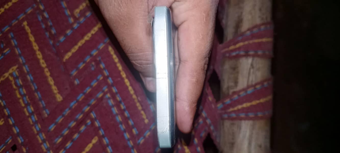 Realme C35 7